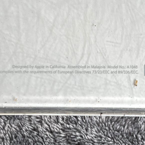 Apple Computer Keyboard Model A1048 Wired White Vintage Full Size - Picture 9 of 11